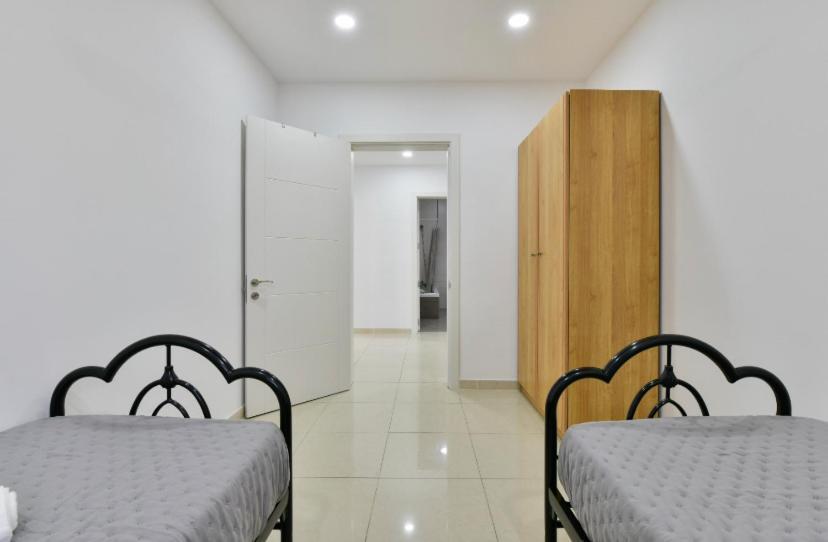 Sea View Apartment Birżebbuġa Buitenkant foto