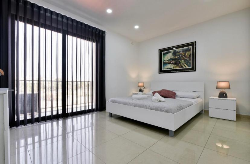 Sea View Apartment Birżebbuġa Buitenkant foto
