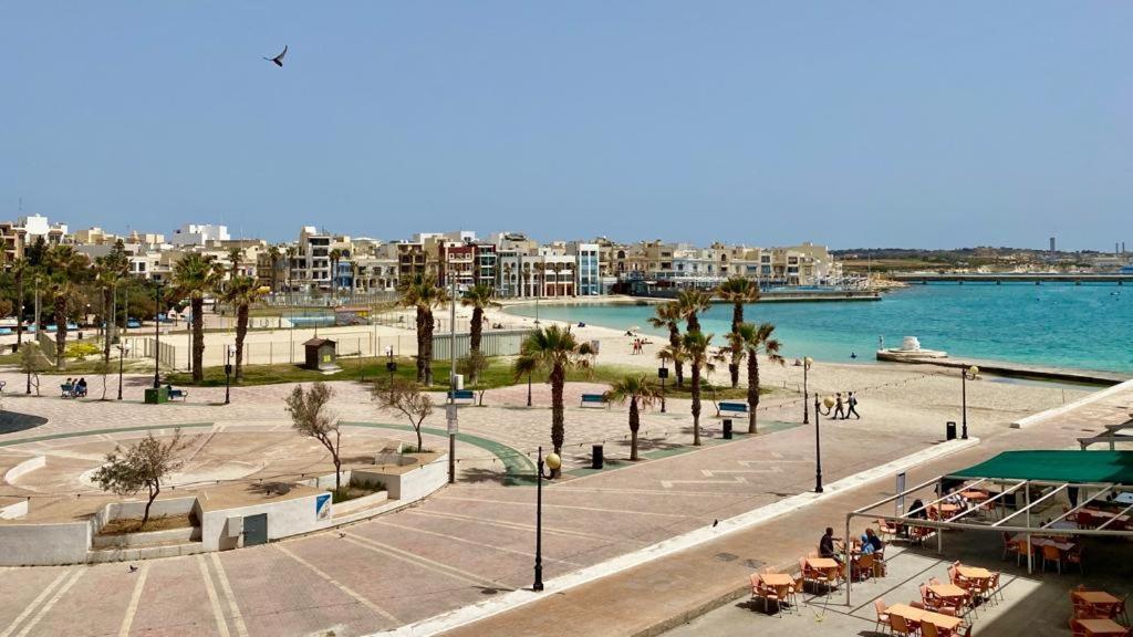 Sea View Apartment Birżebbuġa Buitenkant foto